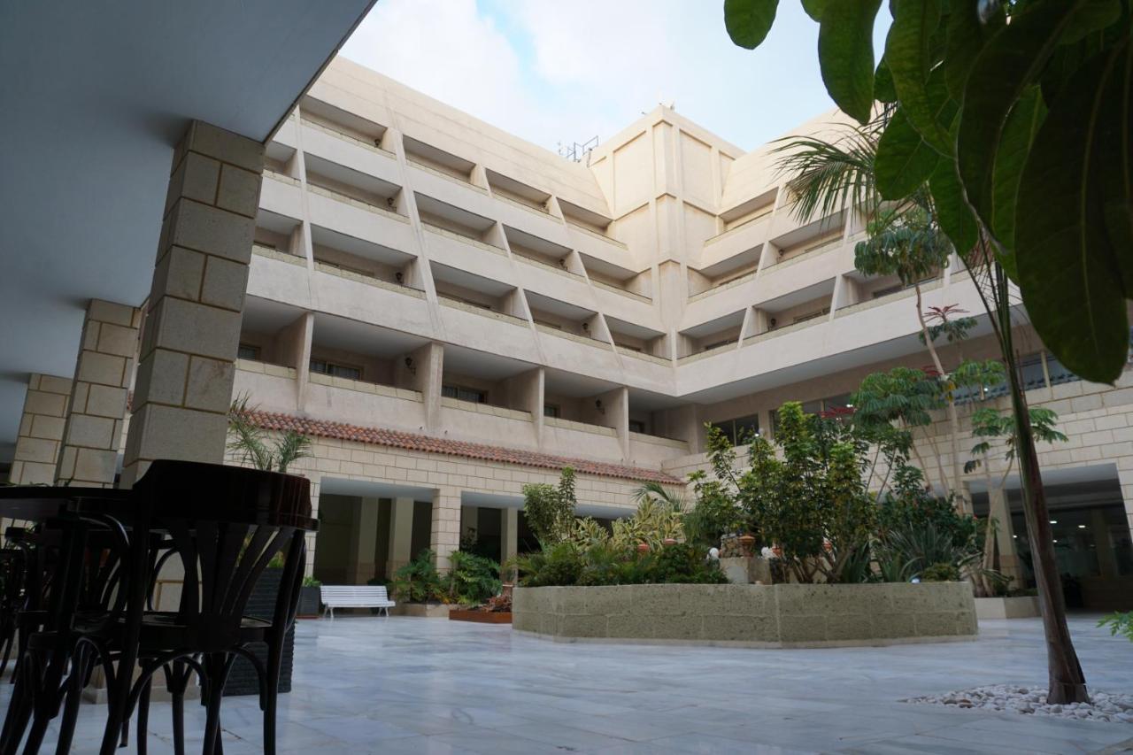 Apartamentos Piramides Playa de las Americas  Exterior photo